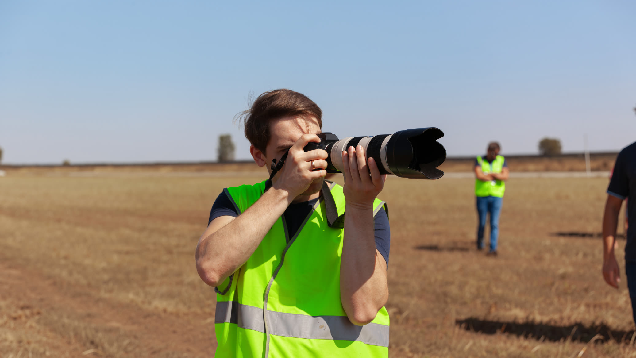 Fotógrafo cubriendo un evento deportivo